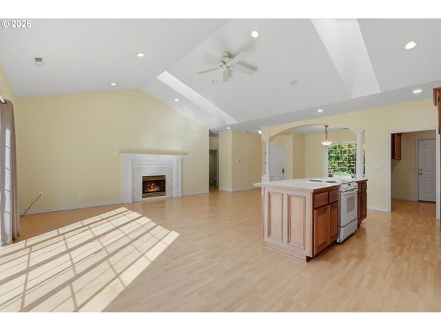 2415 N MAIN St, Newberg, OR 97132