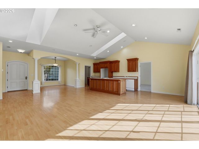2415 N MAIN St, Newberg, OR 97132