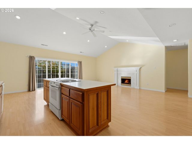 2415 N MAIN St, Newberg, OR 97132