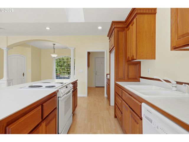 2415 N MAIN St, Newberg, OR 97132