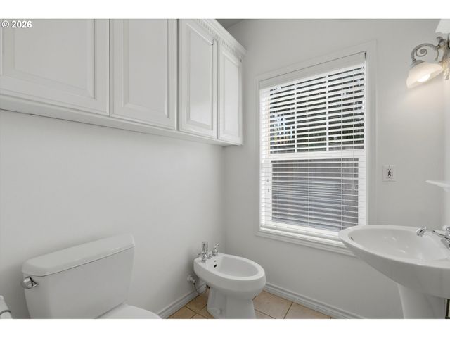 2415 N MAIN St, Newberg, OR 97132