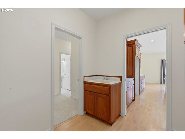 2415 N MAIN St, Newberg, OR 97132