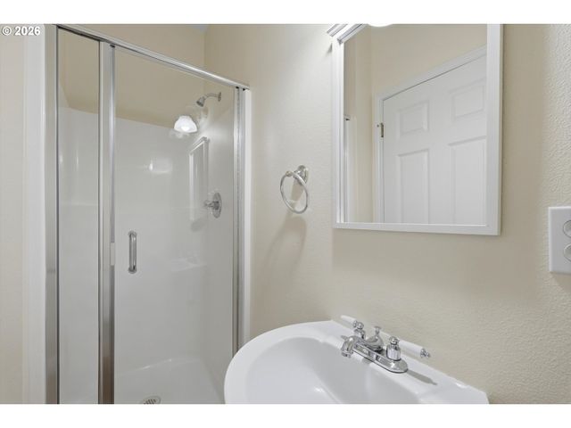 2415 N MAIN St, Newberg, OR 97132
