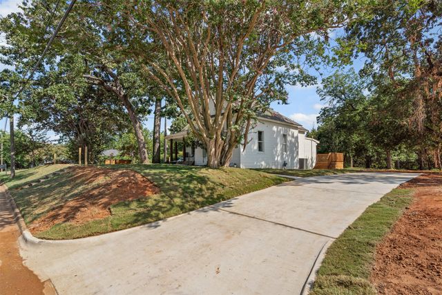 1130 W Bullock Street, Denison, TX 75020