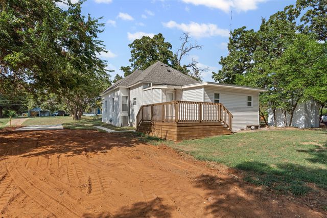 1130 W Bullock Street, Denison, TX 75020