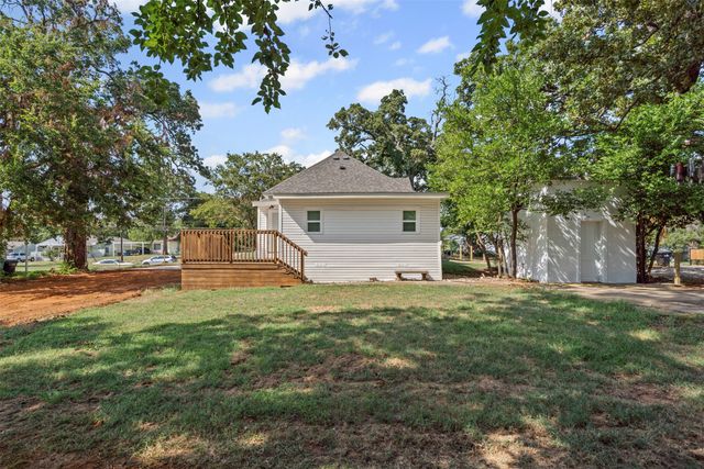1130 W Bullock Street, Denison, TX 75020