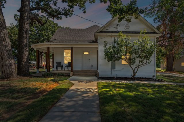 1130 W Bullock Street, Denison, TX 75020
