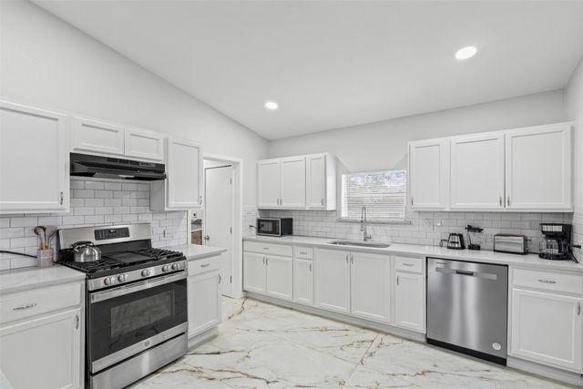 1130 W Bullock Street, Denison, TX 75020