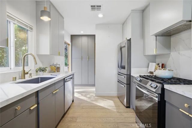 2491 Ivan Hill Terrace, Los Angeles, CA 90039