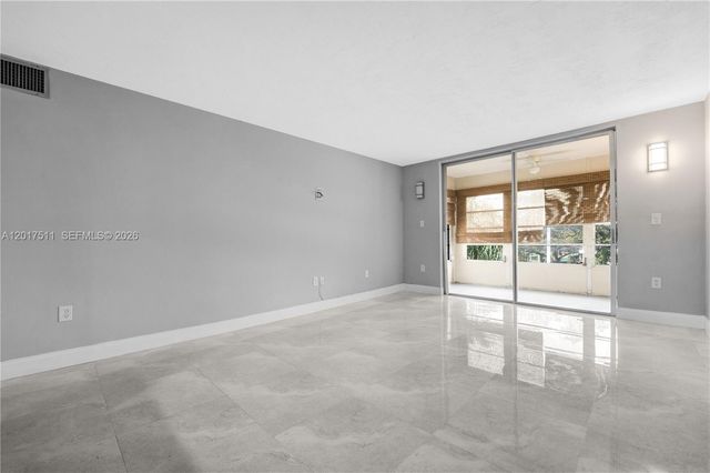 7100 NW 17th St 305, Plantation, FL 33313