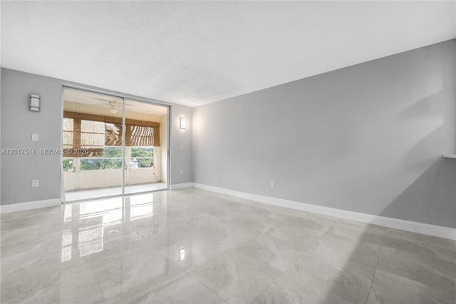7100 NW 17th St 305, Plantation, FL 33313