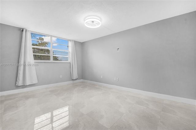 7100 NW 17th St 305, Plantation, FL 33313