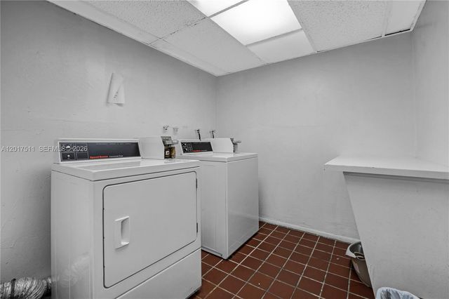 7100 NW 17th St 305, Plantation, FL 33313