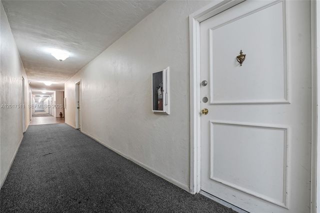 7100 NW 17th St 305, Plantation, FL 33313
