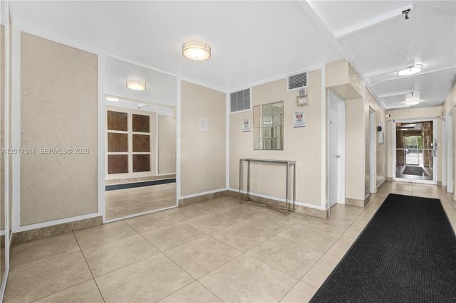 7100 NW 17th St 305, Plantation, FL 33313
