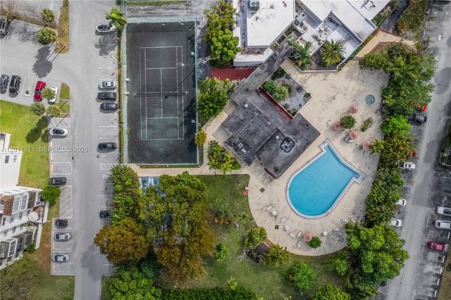7100 NW 17th St 305, Plantation, FL 33313