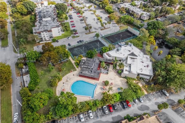 7100 NW 17th St 305, Plantation, FL 33313