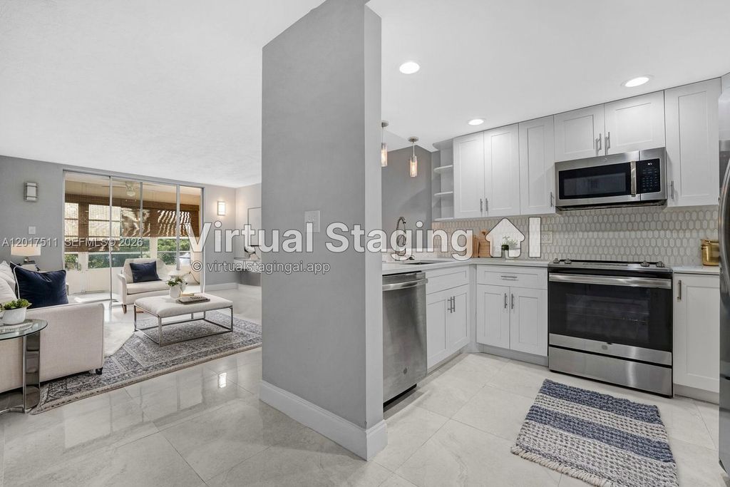 7100 NW 17th St 305, Plantation, FL 33313