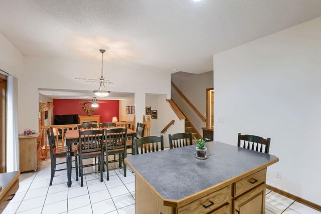 7842 20th Street N, Oakdale, MN 55128