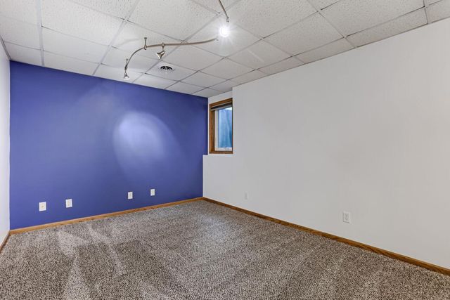 7842 20th Street N, Oakdale, MN 55128