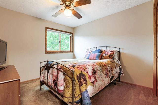7842 20th Street N, Oakdale, MN 55128