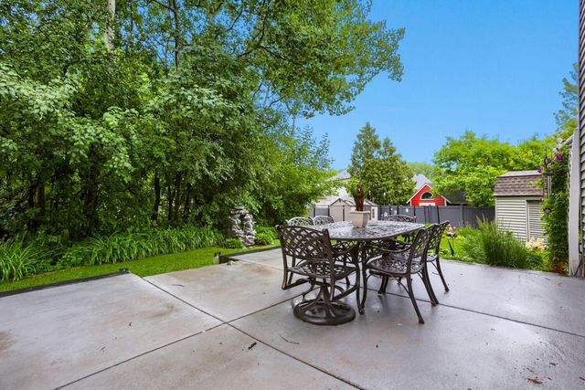 7842 20th Street N, Oakdale, MN 55128
