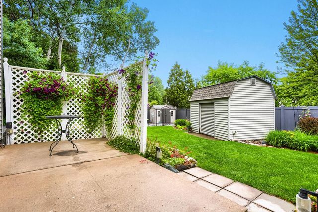 7842 20th Street N, Oakdale, MN 55128