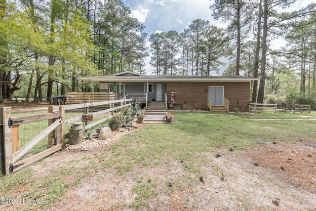 191 Sunset Road, Wallace, NC 28466