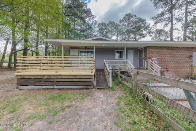 191 Sunset Road, Wallace, NC 28466