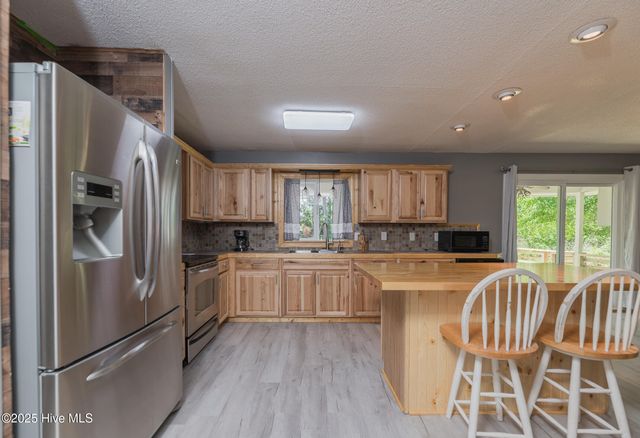 191 Sunset Road, Wallace, NC 28466