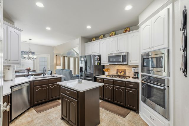 10802 Saint Annes Drive, Rowlett, TX 75089