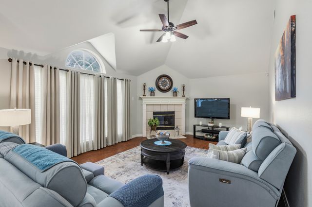 10802 Saint Annes Drive, Rowlett, TX 75089
