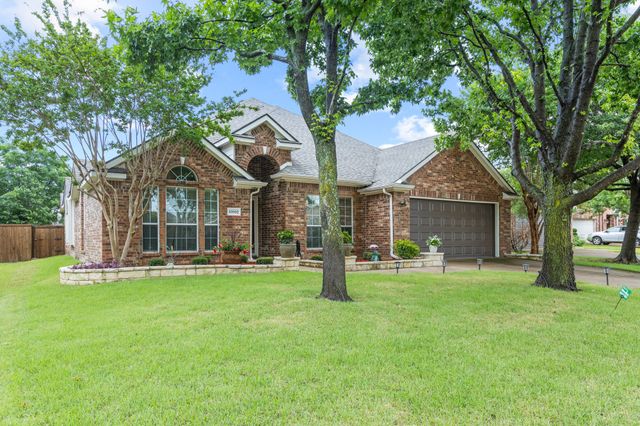 10802 Saint Annes Drive, Rowlett, TX 75089