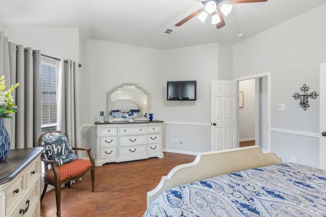 10802 Saint Annes Drive, Rowlett, TX 75089