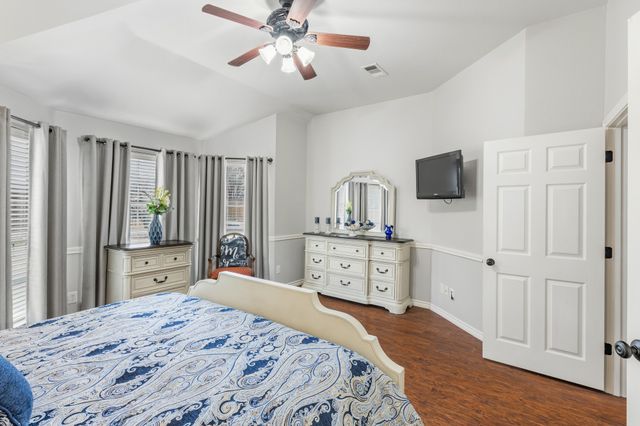 10802 Saint Annes Drive, Rowlett, TX 75089