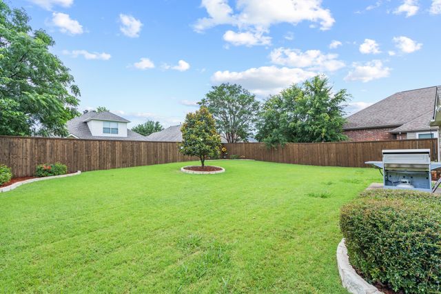 10802 Saint Annes Drive, Rowlett, TX 75089