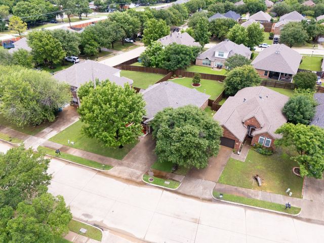 10802 Saint Annes Drive, Rowlett, TX 75089