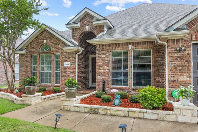 10802 Saint Annes Drive, Rowlett, TX 75089