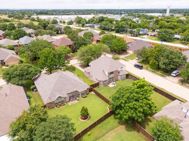 10802 Saint Annes Drive, Rowlett, TX 75089