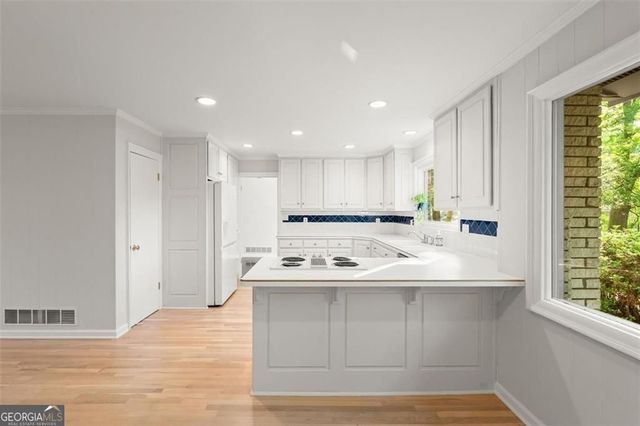 1096 Oxford Crescent NE, Atlanta, GA 30319