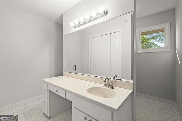 1096 Oxford Crescent NE, Atlanta, GA 30319