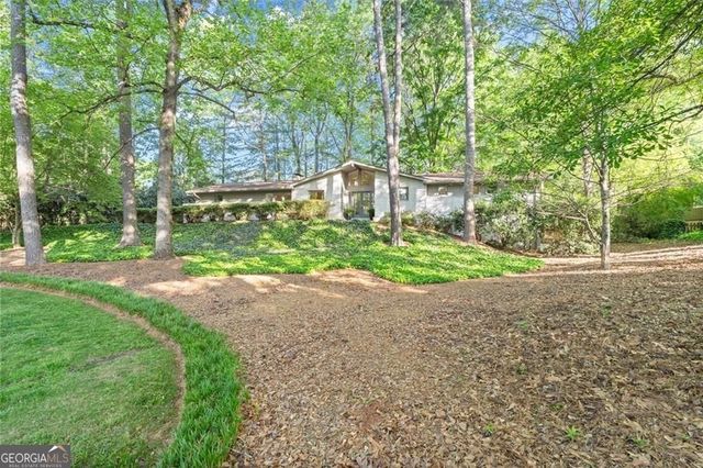 1096 Oxford Crescent NE, Atlanta, GA 30319