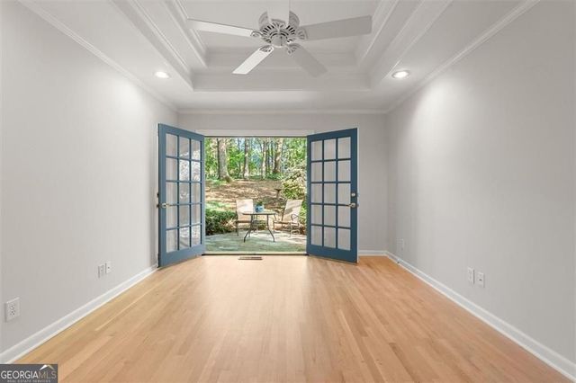 1096 Oxford Crescent NE, Atlanta, GA 30319