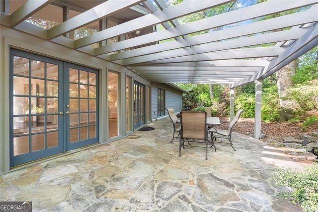 1096 Oxford Crescent NE, Atlanta, GA 30319