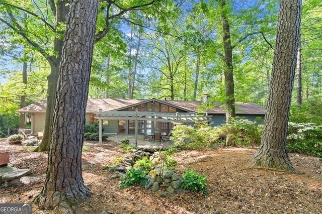 1096 Oxford Crescent NE, Atlanta, GA 30319