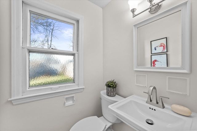 6165 N Santa Monica BOULEVARD, Whitefish Bay, WI 53217