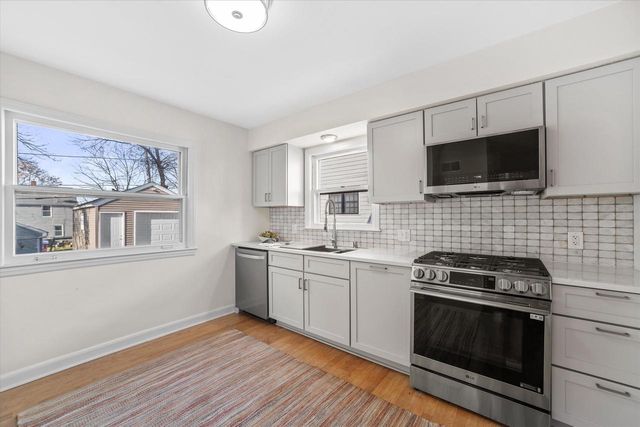 6165 N Santa Monica BOULEVARD, Whitefish Bay, WI 53217