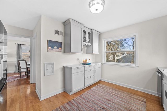 6165 N Santa Monica BOULEVARD, Whitefish Bay, WI 53217