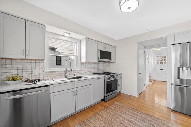 6165 N Santa Monica BOULEVARD, Whitefish Bay, WI 53217