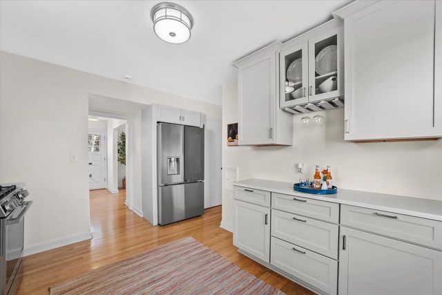 6165 N Santa Monica BOULEVARD, Whitefish Bay, WI 53217